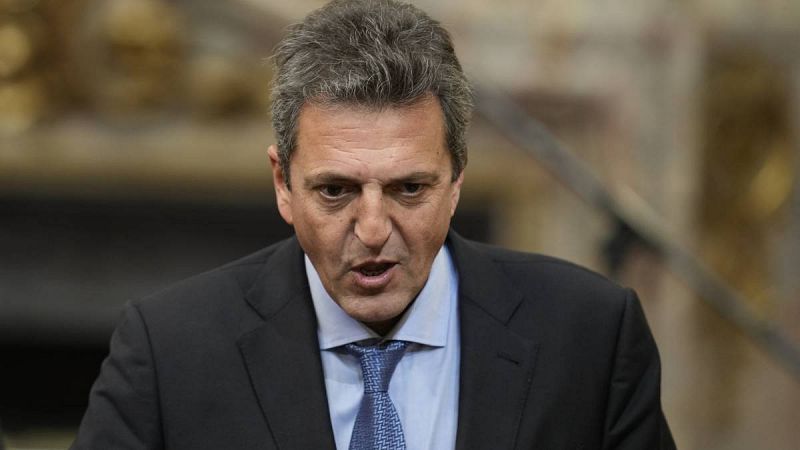 El Gobierno argentino nombra a su tercer ministro de Economía en menos de un mes