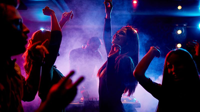 ¿Qué sabemos de los casos de "pinchazos" a jóvenes en discotecas?