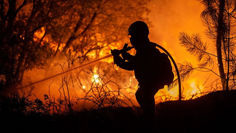Castilla-La Mancha pide la intervencin de la UME para sofocar un incendio en Sevilleja de la Jara, en nivel 2