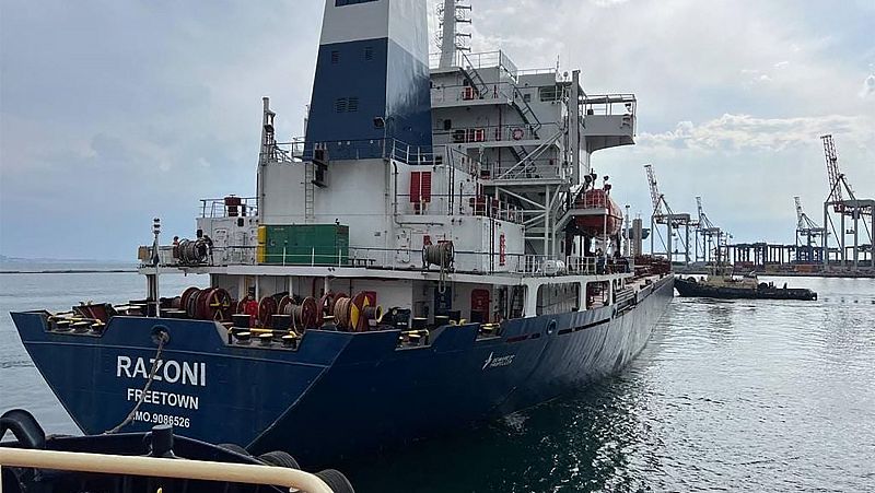 El primer barco con 26.000 toneladas de cereales ucranianos sale del puerto de Odesa