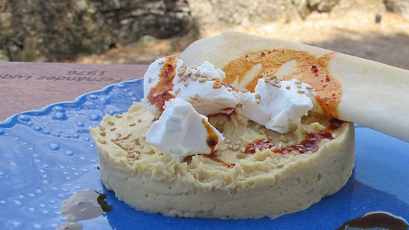 Hummus con queso feta, una riquísima receta fría de verano