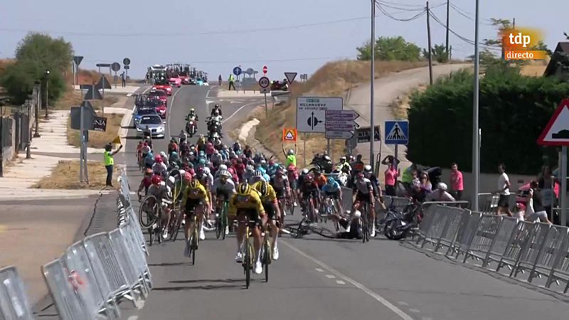 Roosen gana la segunda etapa tras una gran caída en el último kilómetro que frustró el sprint