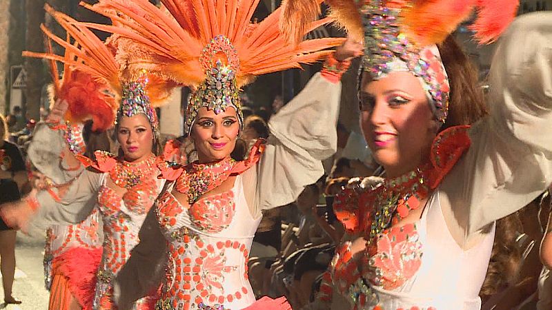 Águilas celebra su carnaval en verano por todo lo alto