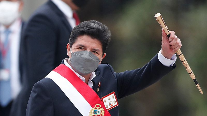 El Congreso de Perú niega a Pedro Castillo el permiso para acudir a la investidura de Gustavo Petro