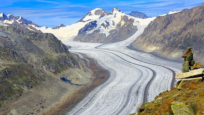 Hallan al derretirse un glaciar los restos de un avión que se estrelló hace 54 años en los Alpes suizos