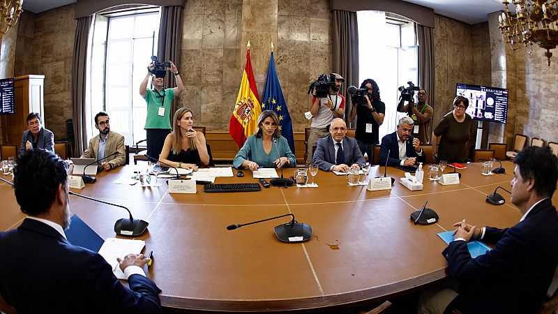 El Gobierno asegura que informó en julio a las comunidades del plan de ahorro energético y no hubo objeciones