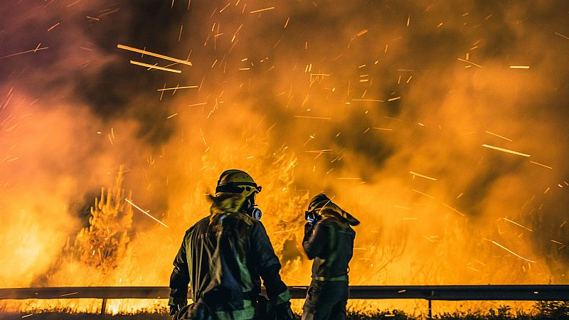 Más de 4.000 hectáreas quemadas en Galicia por siete incendios activos, la mitad por el de Boiro