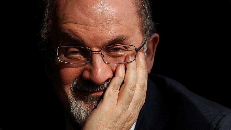 Salman Rushdie, un símbolo de la libertad de expresión tras media vida de amenazas por 'Los versos satánicos'