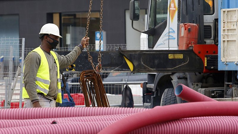 Entra en vigor la reforma de Extranjería: claves de una norma que permitirá compaginar la formación con el trabajo