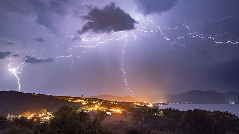 Seis muertos, entre ellos una menor, por la fuerza del viento durante las tormentas en Córcega