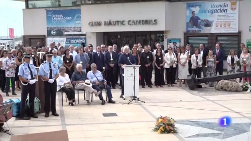 Cambrils s'uneix contra la rancúnia a l'homenatge del 17A