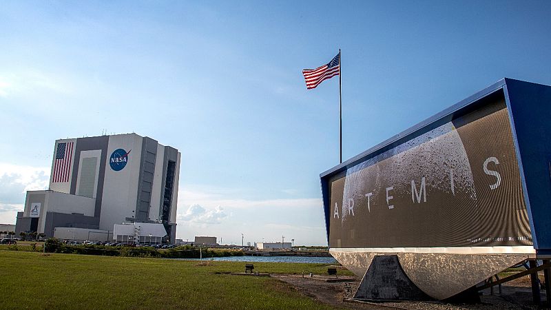 La NASA identifica trece posibles regiones para un futuro alunizaje humano