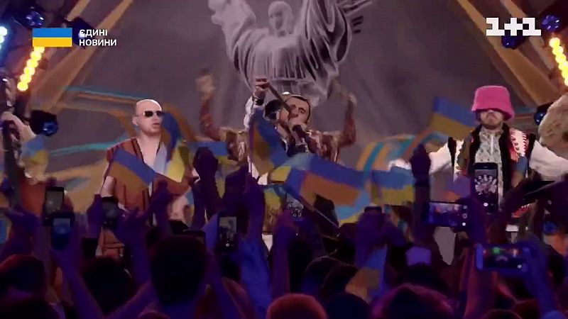 Kalush Orchestra, Jamala y Verka Serduchka cantan en el concierto del Día de la Independencia de Ucrania