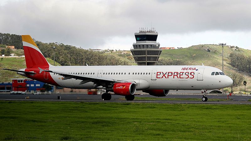 Transportes fija servicios mínimos del 32% hasta el 85% para la huelga de los tripulantes de cabina de Iberia Express