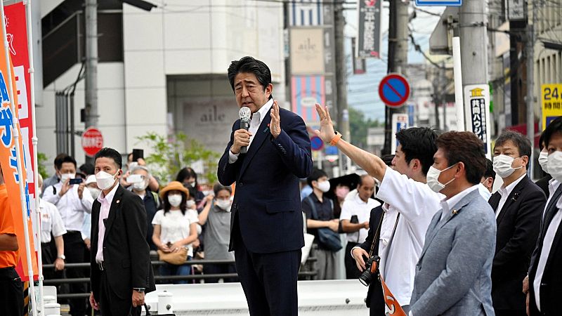 Dimite el director de la policía nipona por el asesinato de Abe