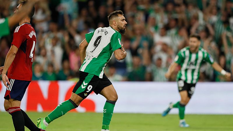 El Betis estira el pleno con un nuevo gol de Borja Iglesias a Osasuna