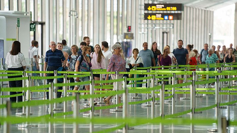 El aeropuerto de Tenerife Sur, bloqueado durante unas horas tras abortar el despegue un avión de Ryanair