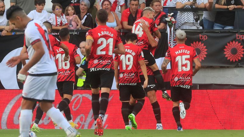 El Mallorca aprovecha los fallos del Rayo y consigue su primera victoria