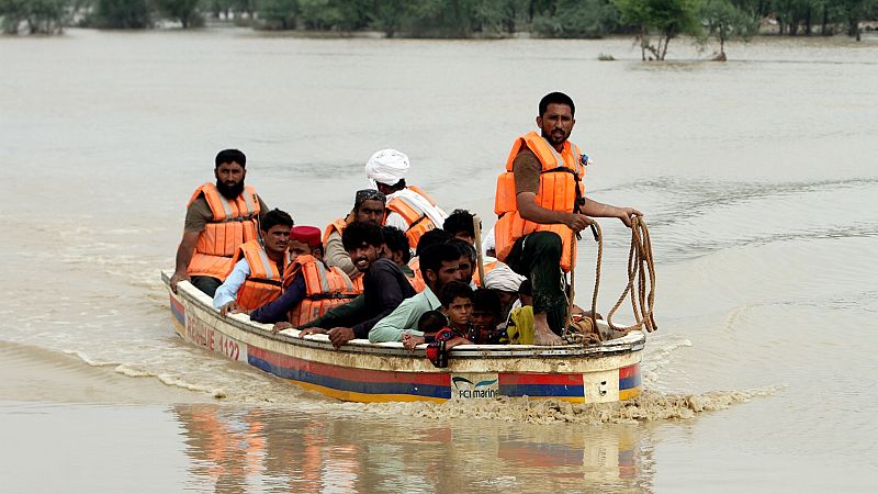 Las graves inundaciones en Pakistán dejan más de mil muertos y obligan a evacuar a 40.000 personas
