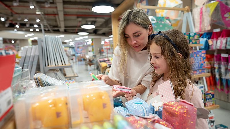 Volver al cole en plena inflación, un gasto que pone contra las cuerdas a muchas familias: "Cada hijo es una hipoteca"