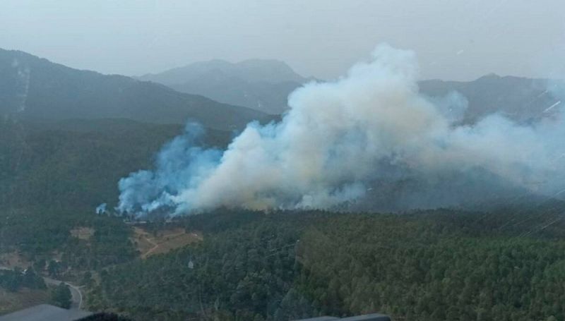 Un incendio forestal obliga a evacuar varios cortijos y urbanizaciones de Ripar, Albacete