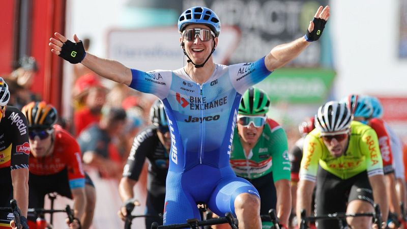 Kaden Groves se impone en el sprint de Cabo de Gata