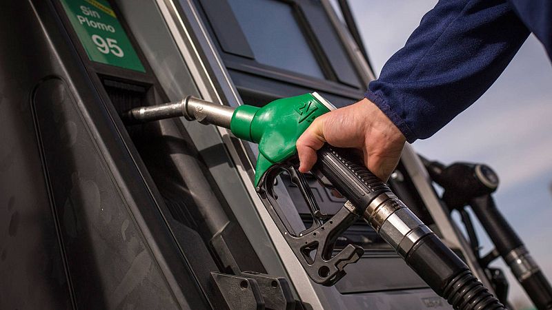 El precio de la gasolina sube por primera vez este verano y el gasóleo encadena su segundo aumento
