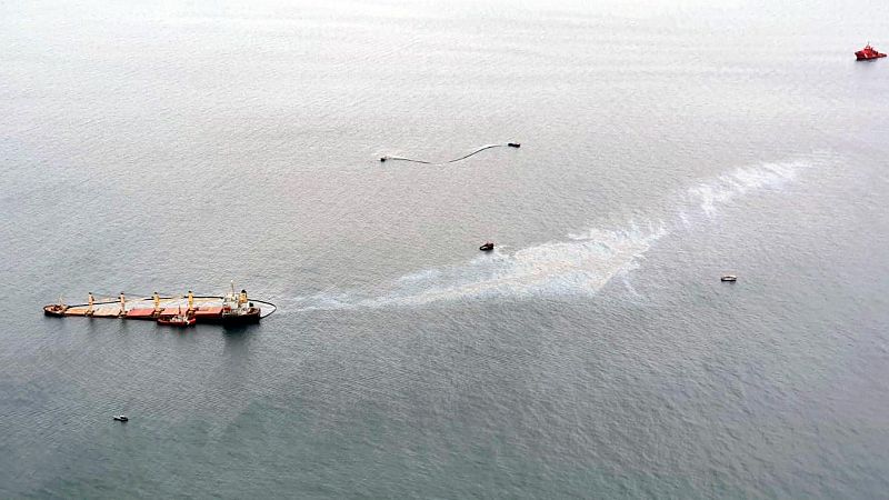 La Policía de Gibraltar detiene al capitán del buque para esclarecer lo ocurrido tras el accidente del 'OS35'