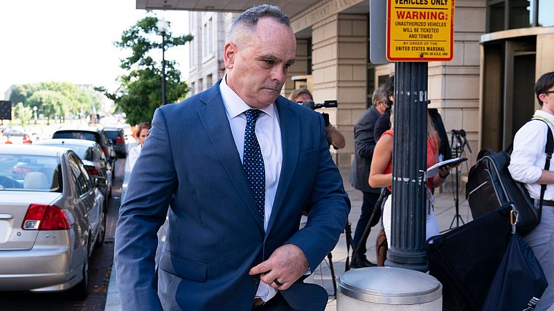 Condenan a diez años de cárcel a un exagente de Nueva York por agredir a un policía en el asalto al Capitolio