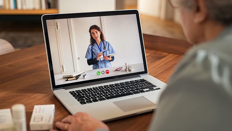 Las videconsultas en urgencia, una práctica que preocupa a los pacientes: "Es un peligro"