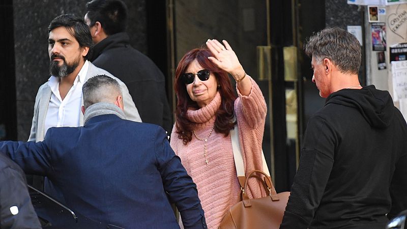 Polarización, corrupción y un intento de asesinato: las claves del fenómeno Cristina Fernández