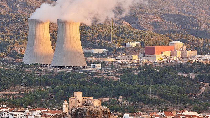 El precio de la luz baja este domingo hasta los 192,4 euros/MWh, el más bajo desde junio