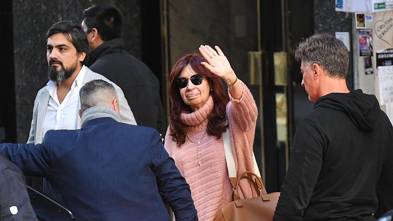 La vicepresidenta argentina declara que en ningún momento vio el arma apuntando a su cabeza