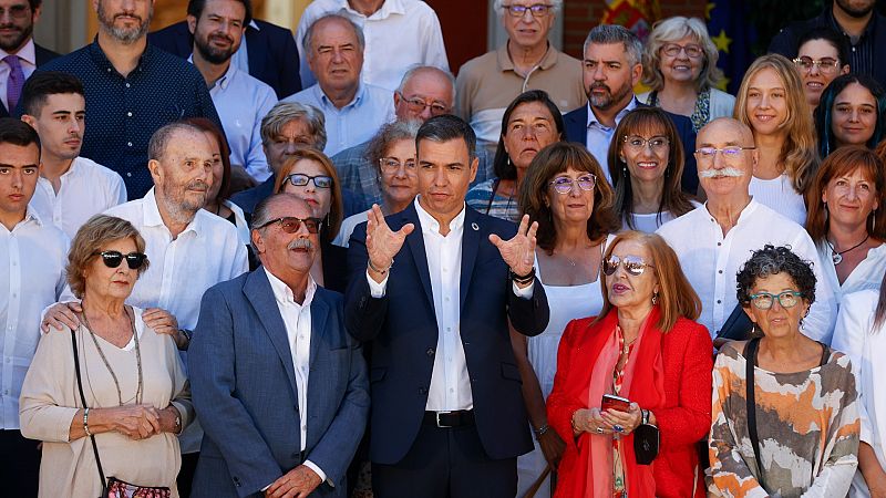 Sánchez defiende subir el salario mínimo en un acto con ciudadanos: "Elegimos a la mayoría frente a los poderosos"