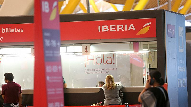 Iberia Express cancela seis vuelos este lunes por la huelga y Ryanair registra 251 retrasos
