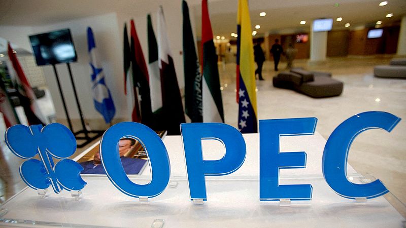 La OPEP y Rusia reducen su produccin de petrleo en 100.000 barriles al da a partir de octubre