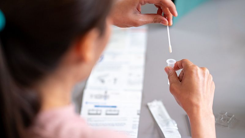 Los test para distinguir la gripe y el COVID-19 ya se venden en las farmacias: ¿cómo funcionan?, ¿cuánto cuestan?