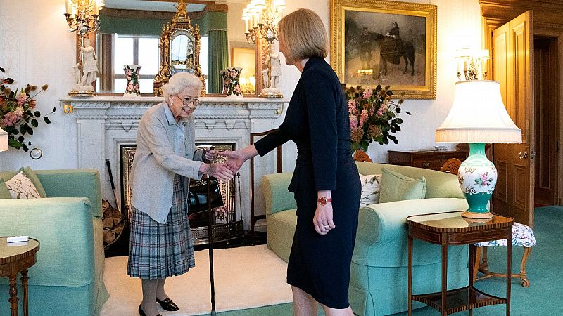 La reina Isabel II nombra a Liz Truss primera ministra de Reino Unido