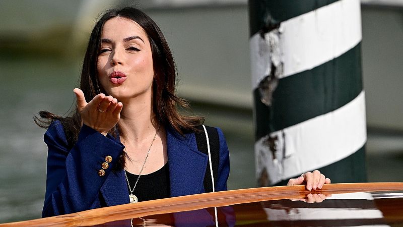 Ana de Armas pasea en Venecia a su nuevo amor: ¿Quién es Paul Boukadakis, su novio?