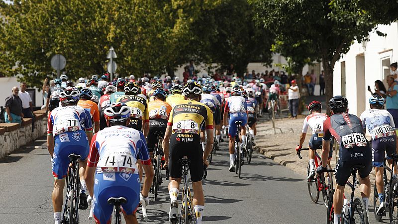 La Vuelta a España: horario y dónde ver hoy la etapa 18 entre Trujillo y el Alto del Piornal