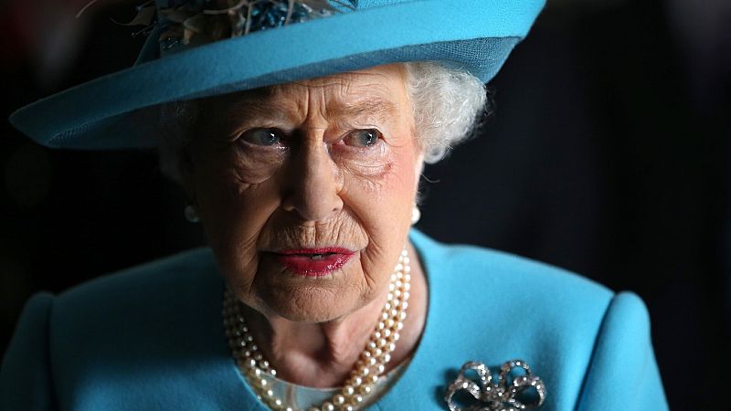 Isabel II y los 7 escándalos que marcaron su reinado