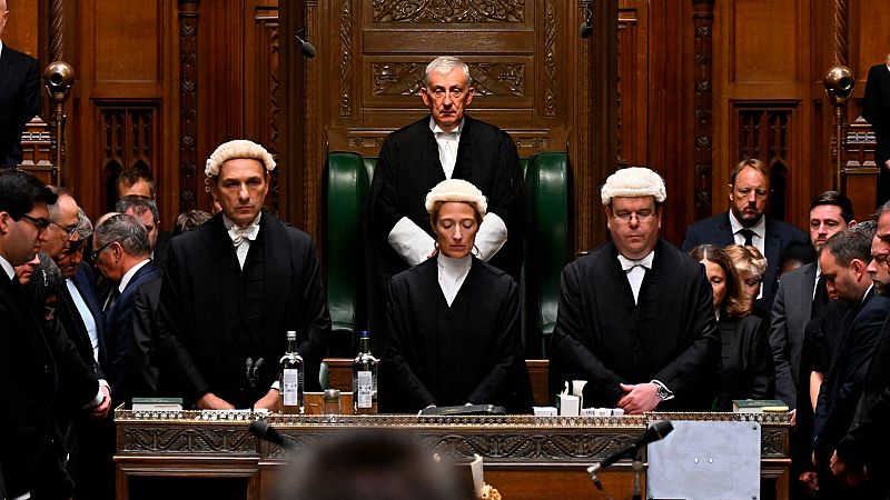 El Parlamento británico homenajea a la reina, "el corazón de nuestra nación durante siete décadas"