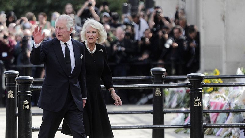 John Carlin, periodista, sobre la nueva reina consorte británica: "La 'crack' para mí es Camila"