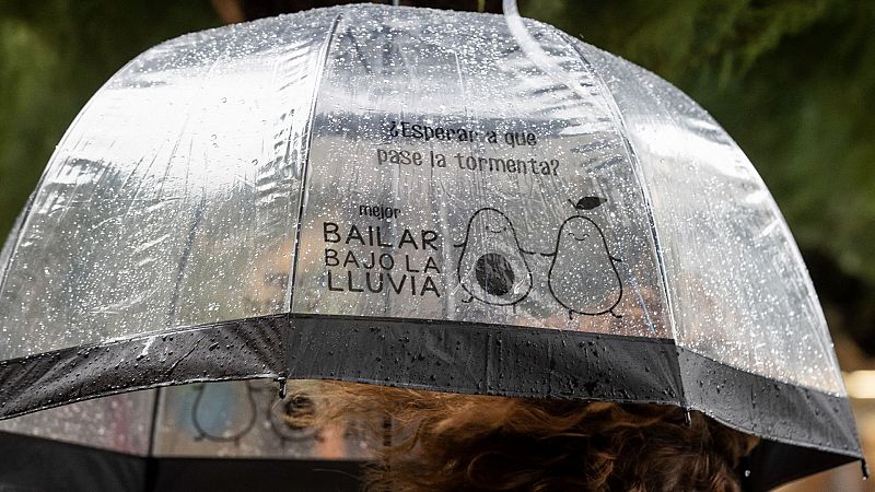 Los restos del huracán 'Danielle' traen a España abundante lluvia y una caída de las temperaturas este lunes