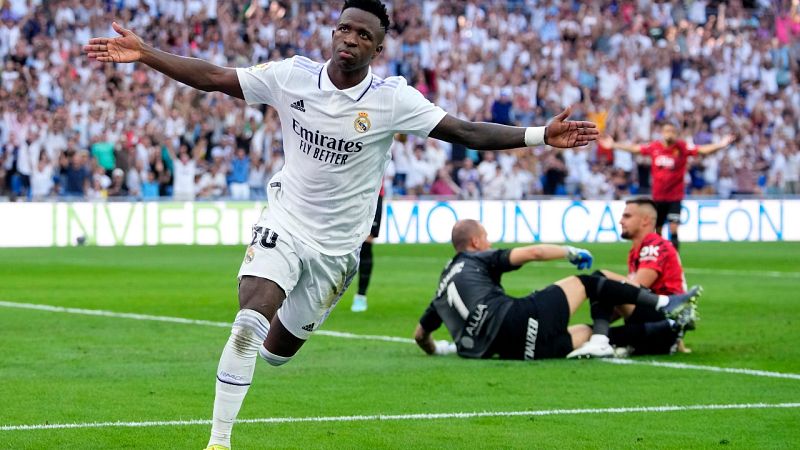 El Madrid remonta con goleada al Mallorca para seguir líder