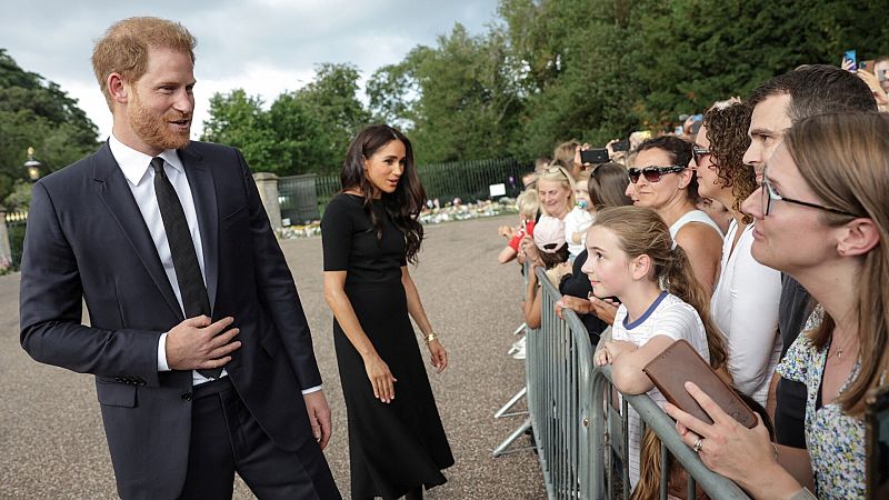 El príncipe Harry da las gracias a su "abuelita" Isabel II por su "sonrisa contagiosa" y sus consejos