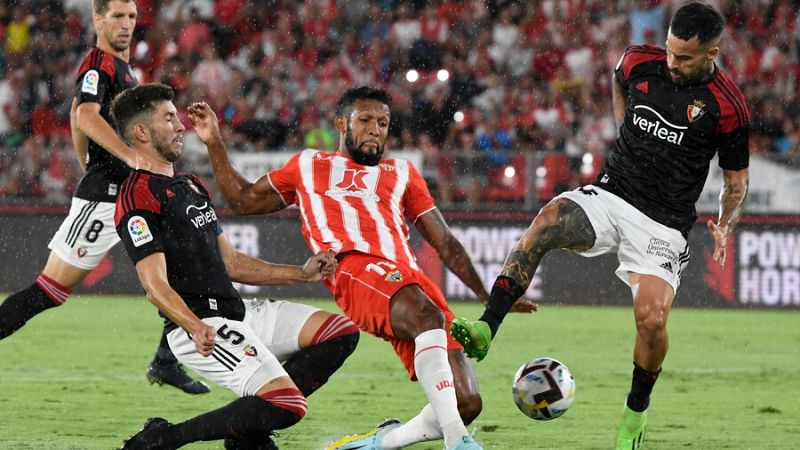 Osasuna se lleva la victoria de Almería y se pone en puestos de Champions