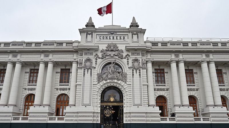 El Congreso de Perú aprueba una moción de censura contra el ministro de Transportes y Comunicaciones