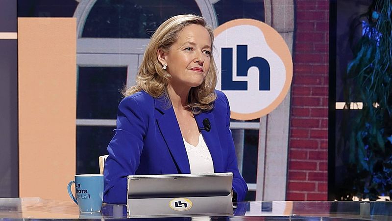 Calviño defiende que el impuesto a las energéticas de España también grava los beneficios y critica las "excusas" del PP