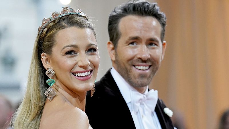 Los famosos con el lujo de tener 4 hijos o más: de Blake Lively y Ryan Reynolds a los Beckham